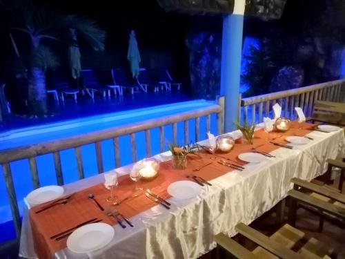 Spacious Villa with Pool in Quatre Cocos for rent